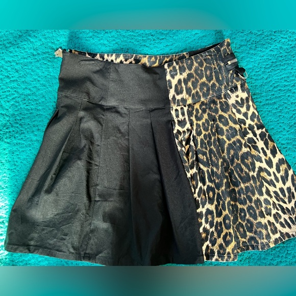 Killstar - Savage Mini Skirt - Leopard Print (Medium) NWOT - Picture 7 of 13